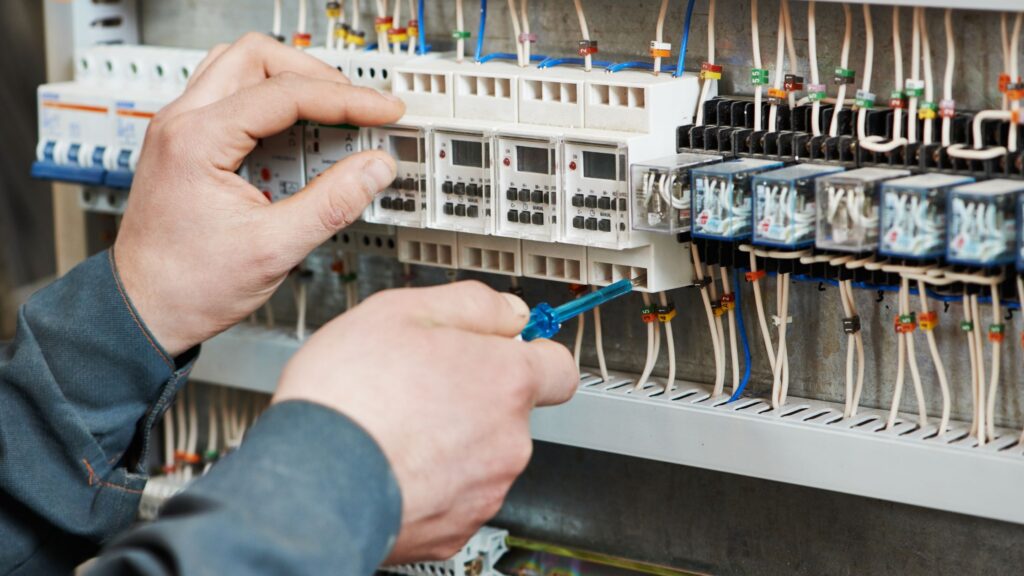 Reklama hydraulika i elektryka – jak pozyskiwać klientów lokalnie? 1 reklama elektryk